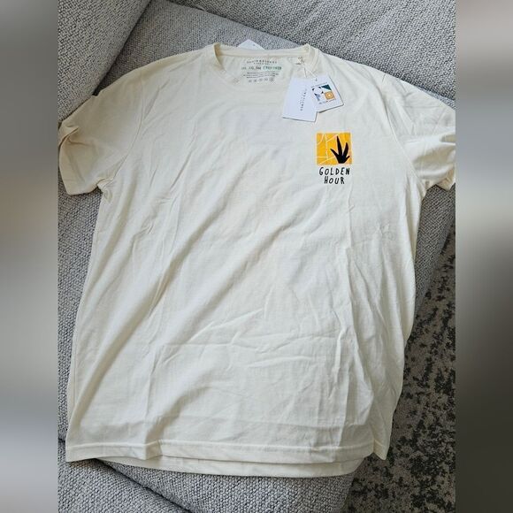 Nwt mens tshirt - Picture 2 of 2